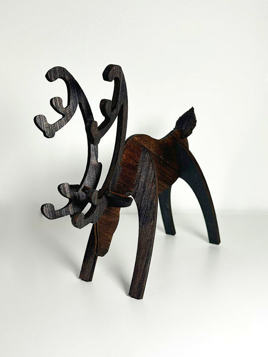 Objet décoratif artisanal - Cerf en bois